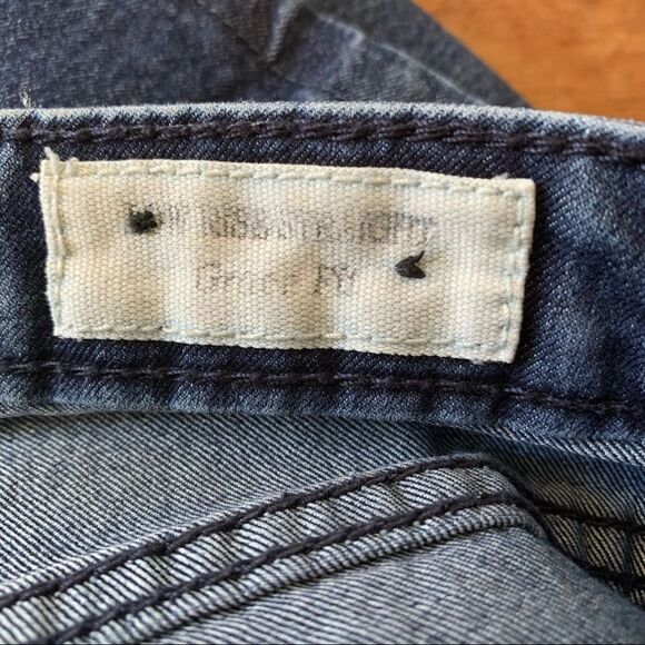 Guess “Grace Fit” Low Rise Straight Leg Jeans - Picture 5 of 8